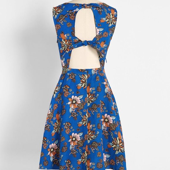 Bursting with Optimism Dark Blue Floral Fit & Flare Sundress by Modcloth Size 4 - Picture 2 of 10